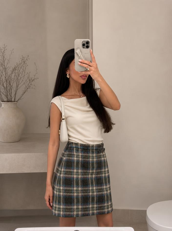 Plaid tartan high-waisted skirt with buckle details