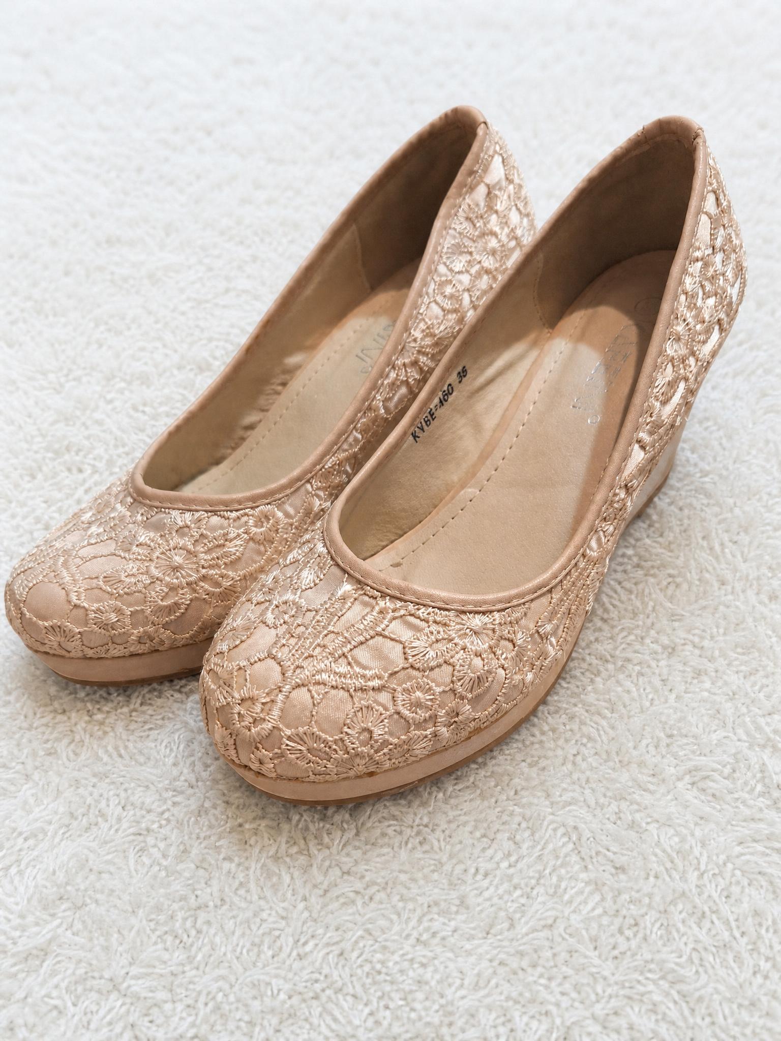 Champagne Floral Lace Court Shoes - Very Good Condition