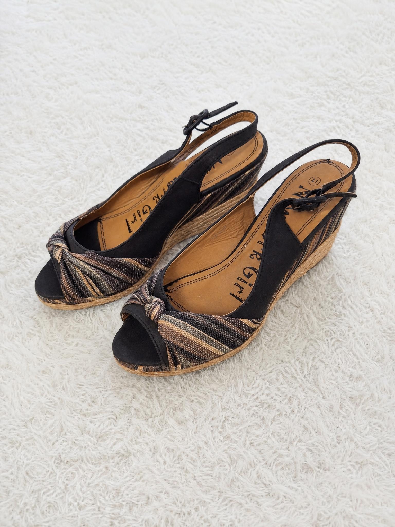 Woven Pattern Espadrille Wedge Sandals Size 41 Good Condition