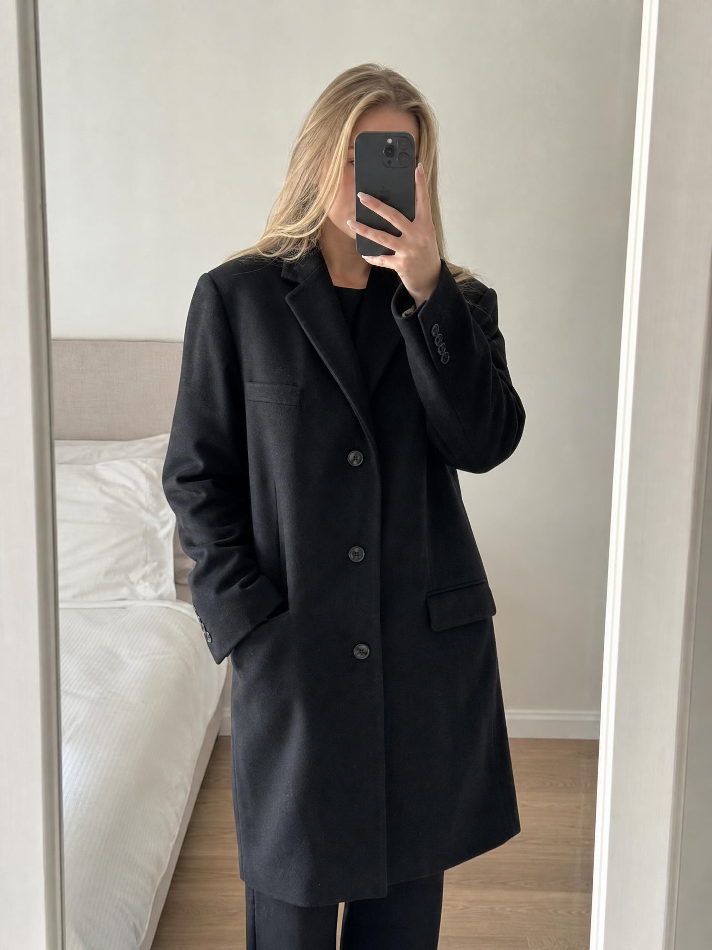 Black Longline Tailored Blazer with Notched Lapels – Very Good