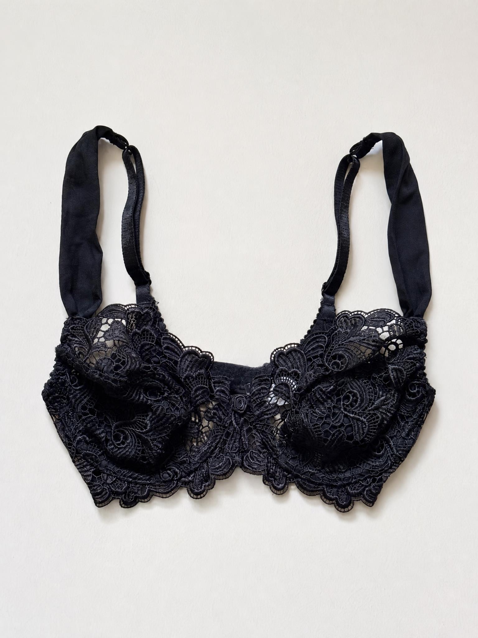 Black lace balconette bra with scalloped trim - very good