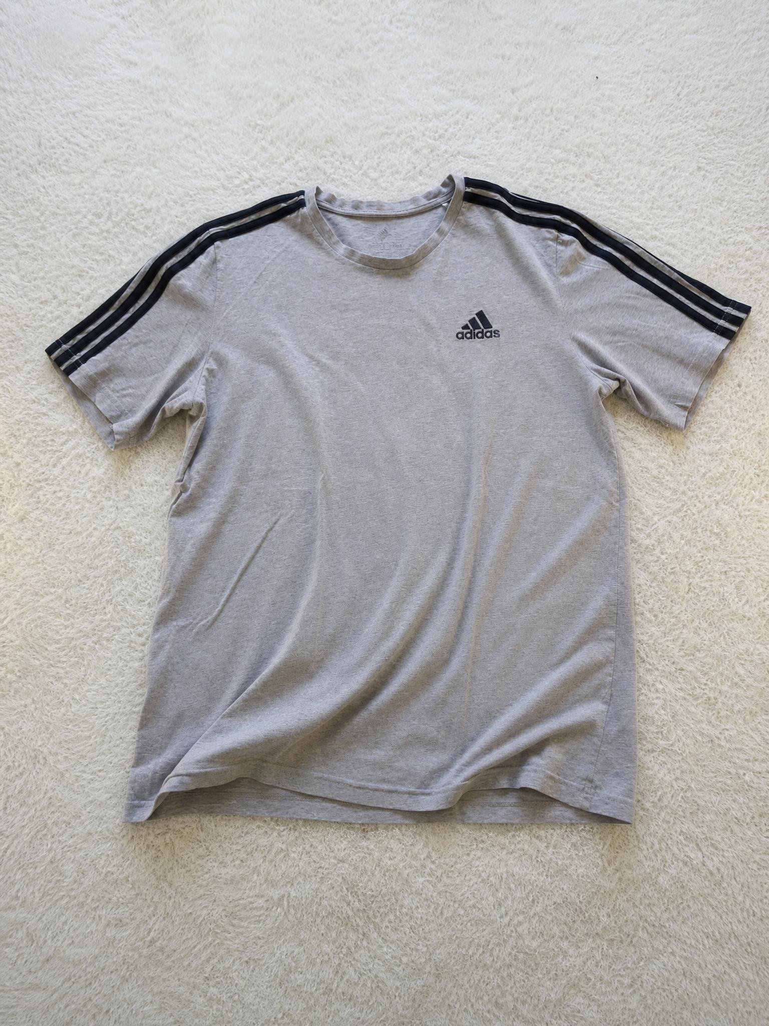adidas Grey T-Shirt with Black 3-Stripe Detail – Very Good