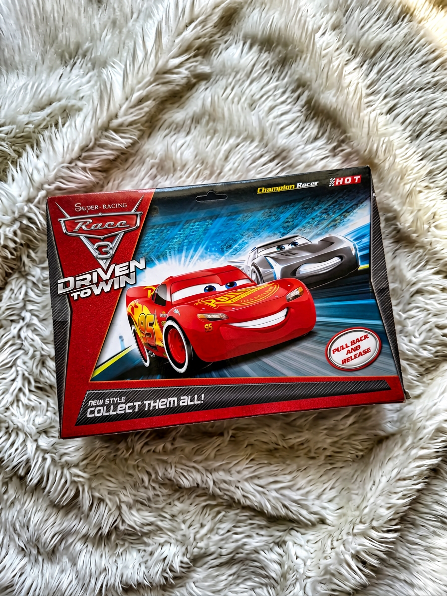 HOT Cars 3 Lightning McQueen Pull-Back Racing Car