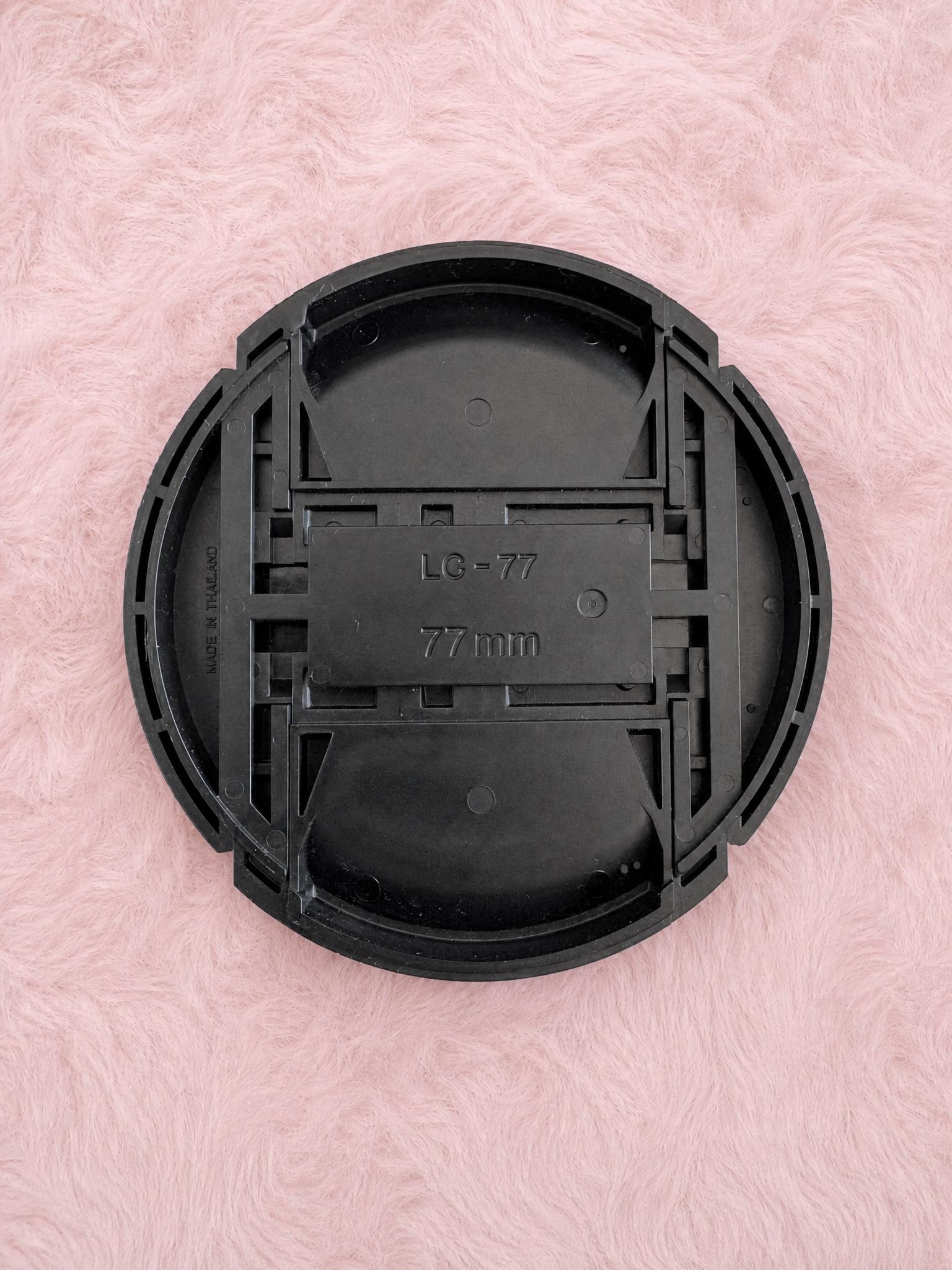 77mm Camera Lens Cap LC-77 Black Plastic Very Good
