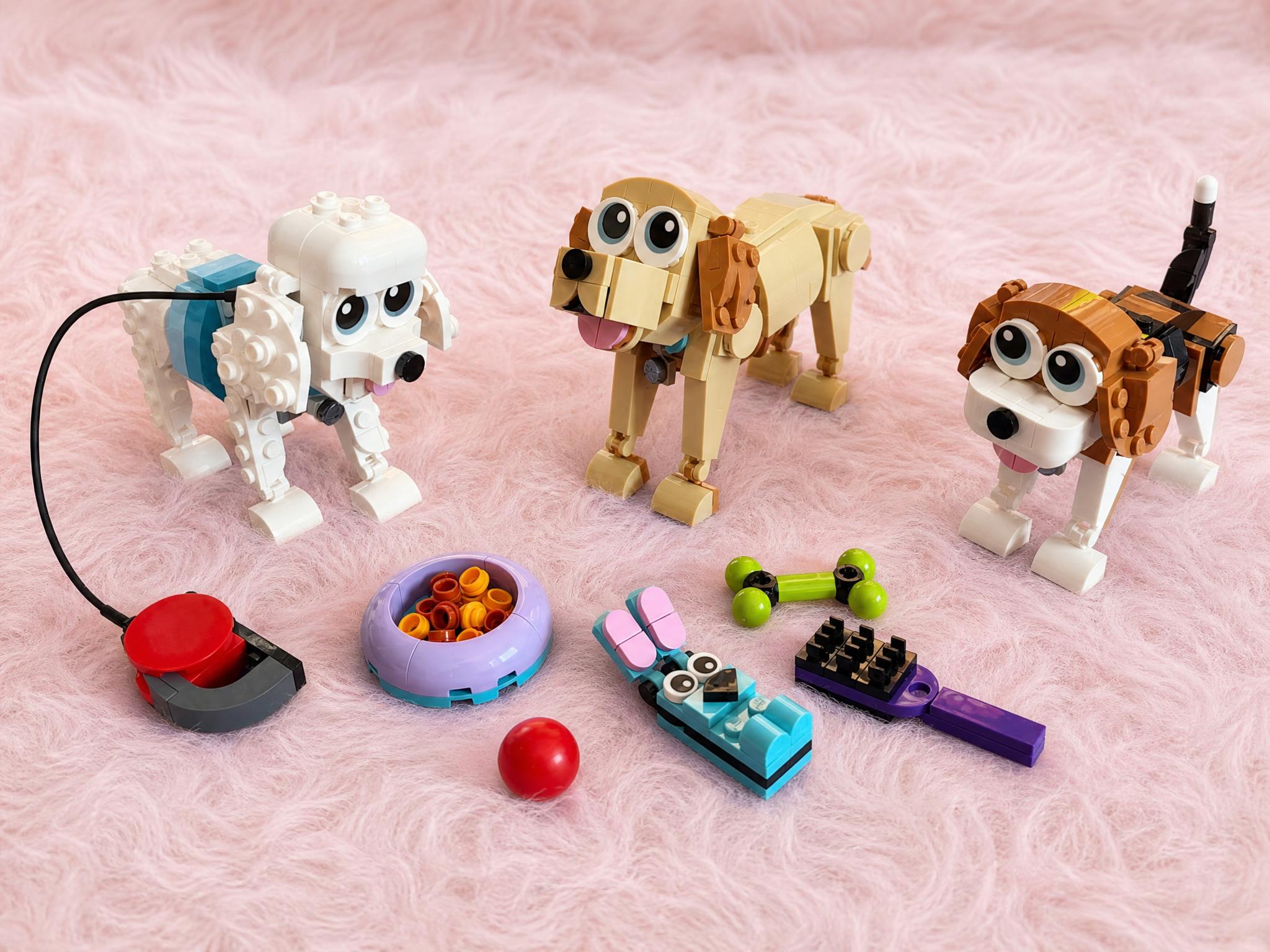 Brick-built dog figures set of 3 with accessories - very good