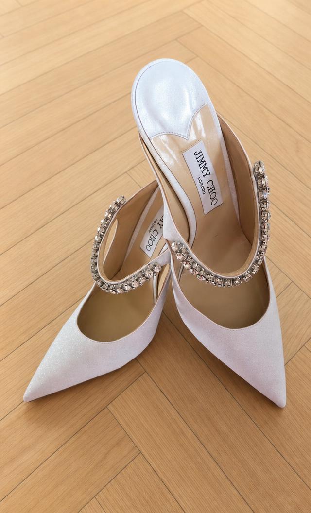 Jimmy Choo Ivory Crystal Slingback Pointed-Toe Pumps Very Good
