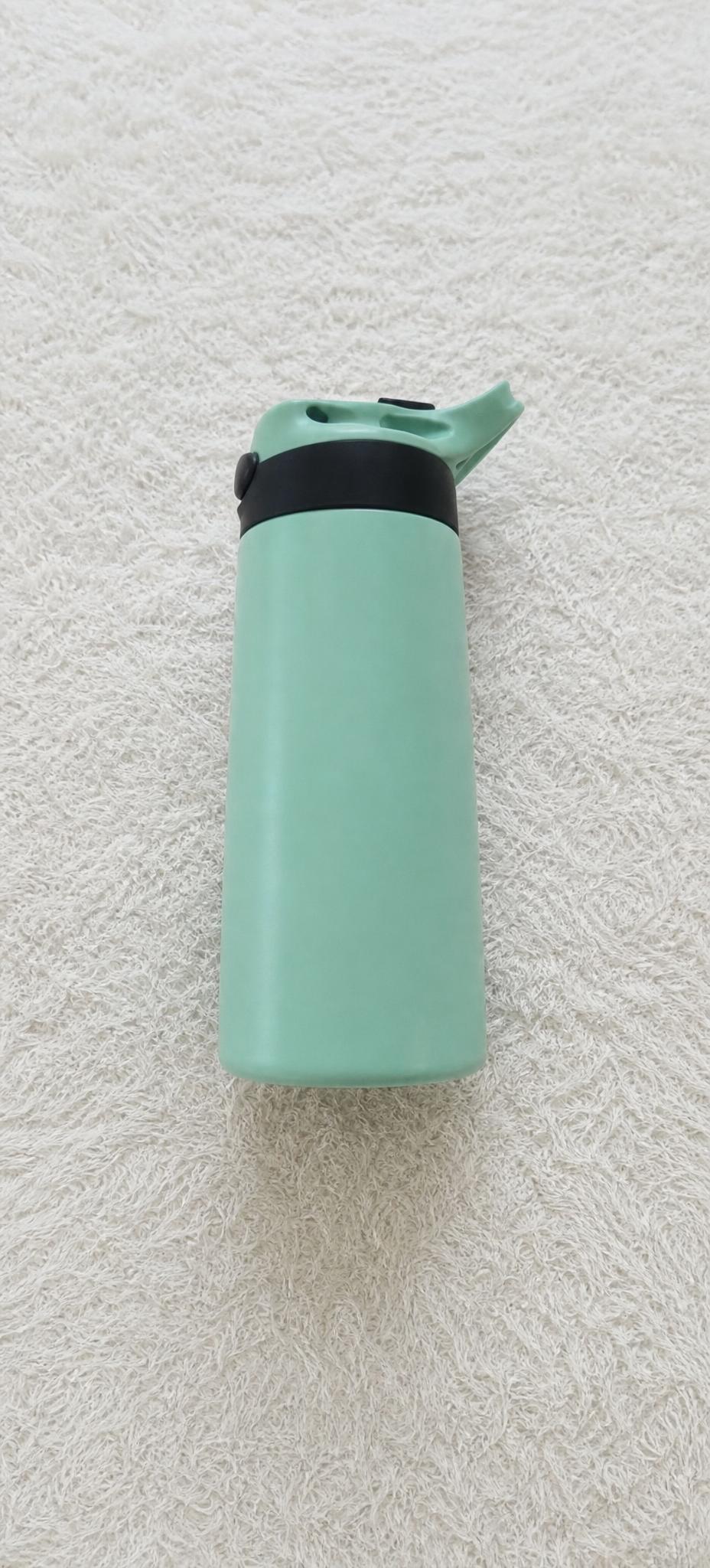 Mint Green Insulated Travel Bottle with Flip-Top Lid - Very Good