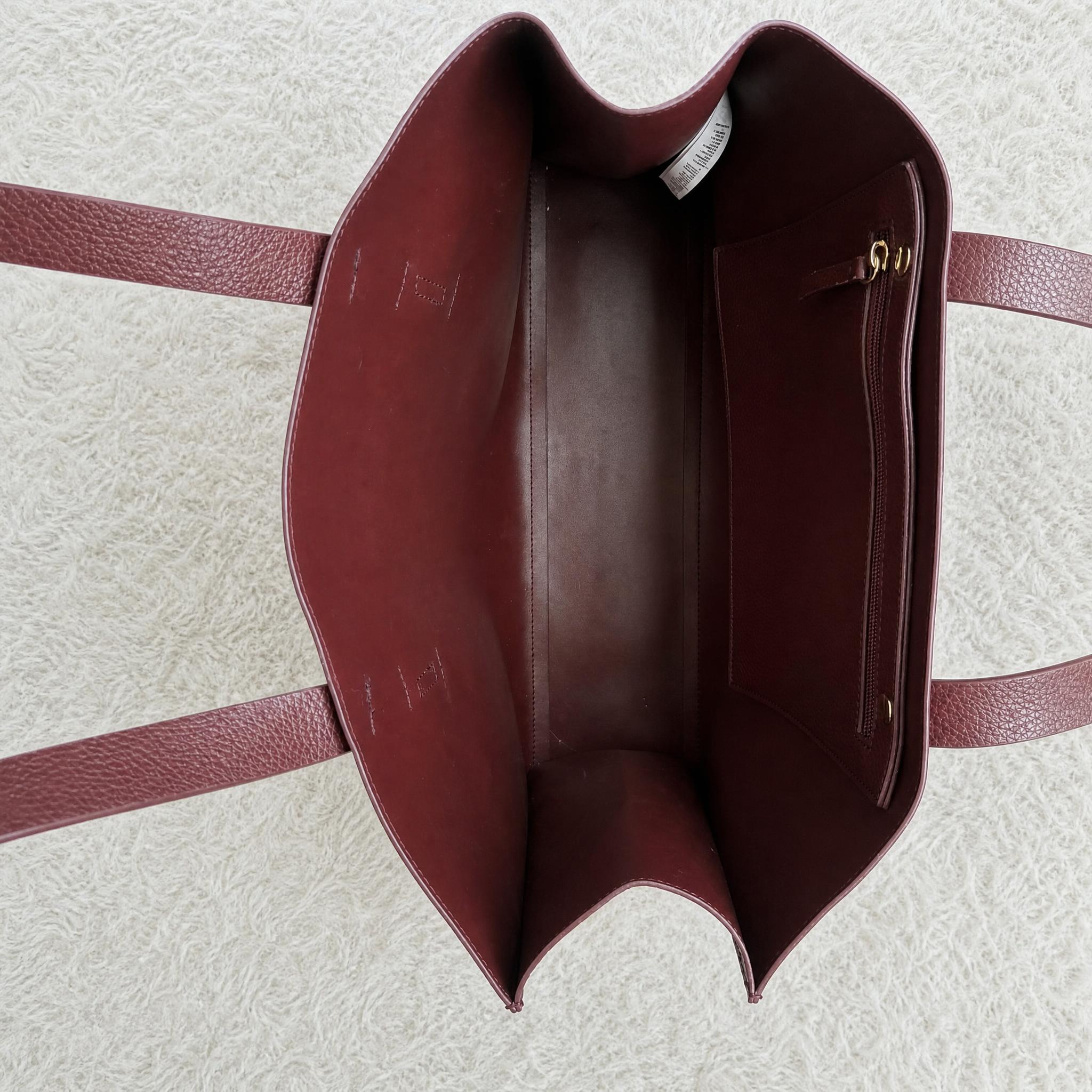 Burgundy structured tote bag with zip pocket – very good
