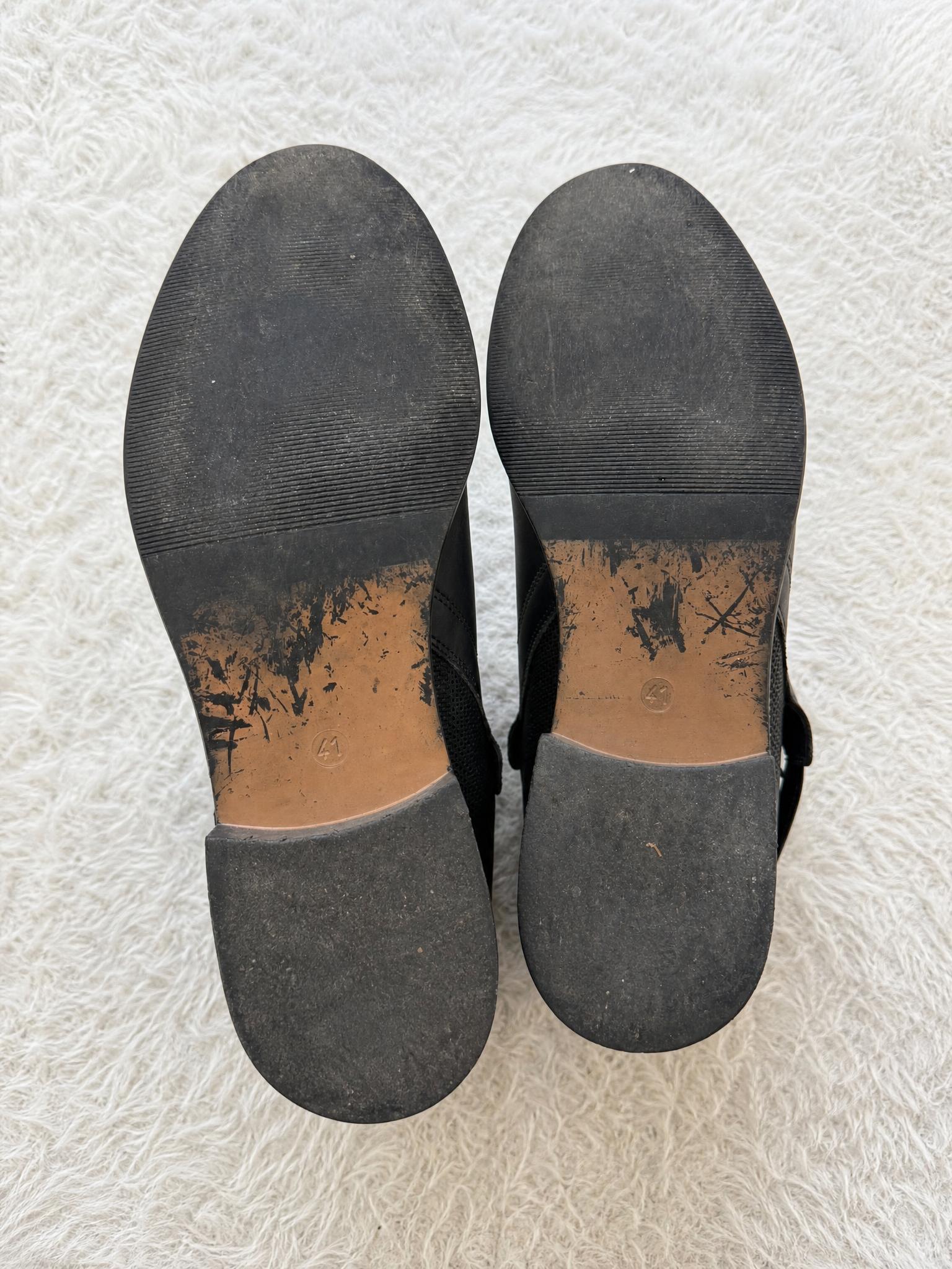 Black flat sandals size 41 with textured straps - worn