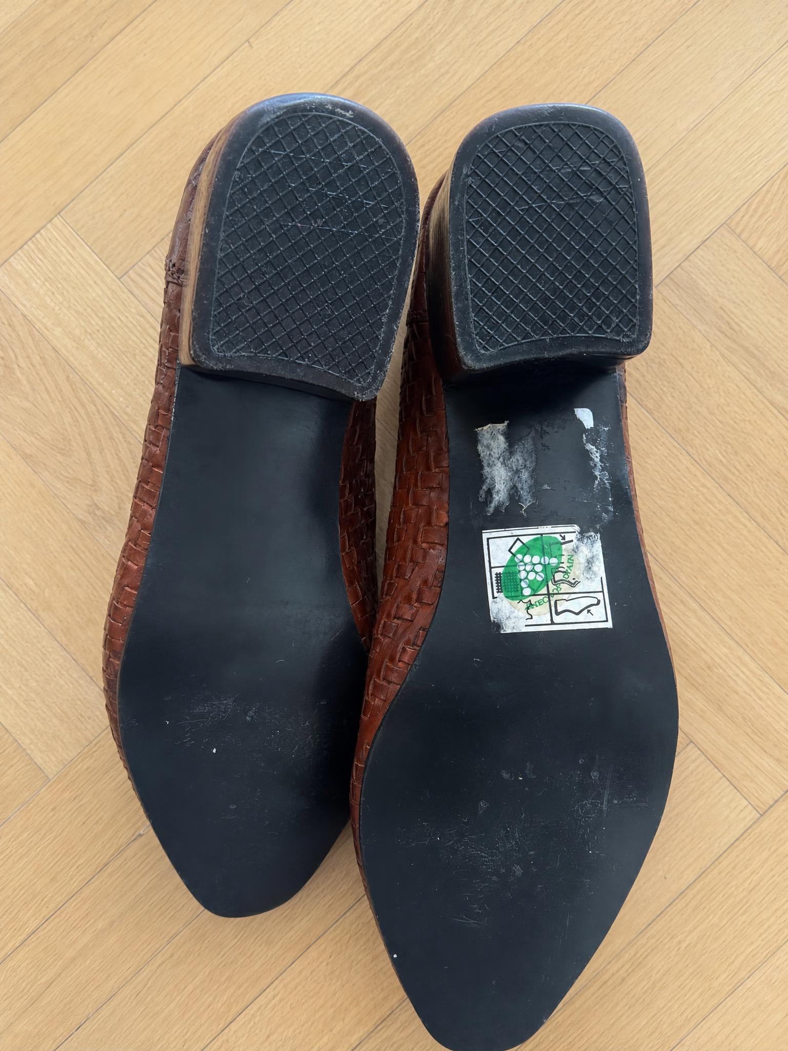 Brown Crocodile-Textured Slip-On Shoes – Worn Condition