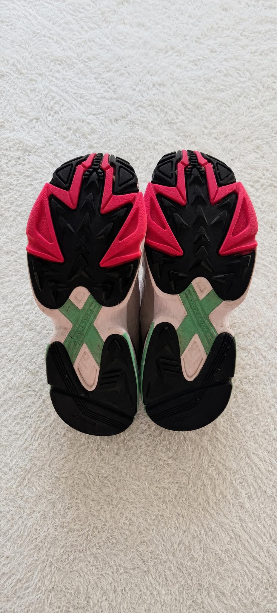 Chunky Black & Hot Pink Athletic Trainers – Very Good