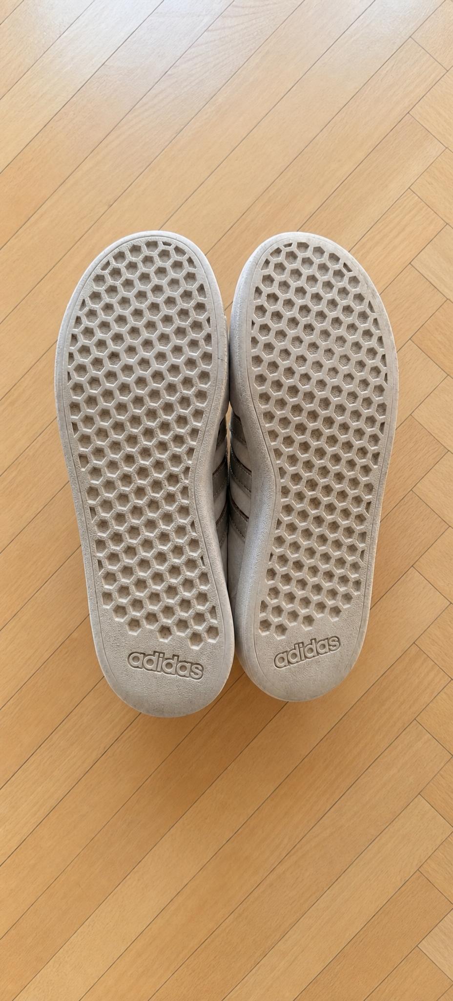 adidas Off-White Honeycomb Sole Trainers – Very Good