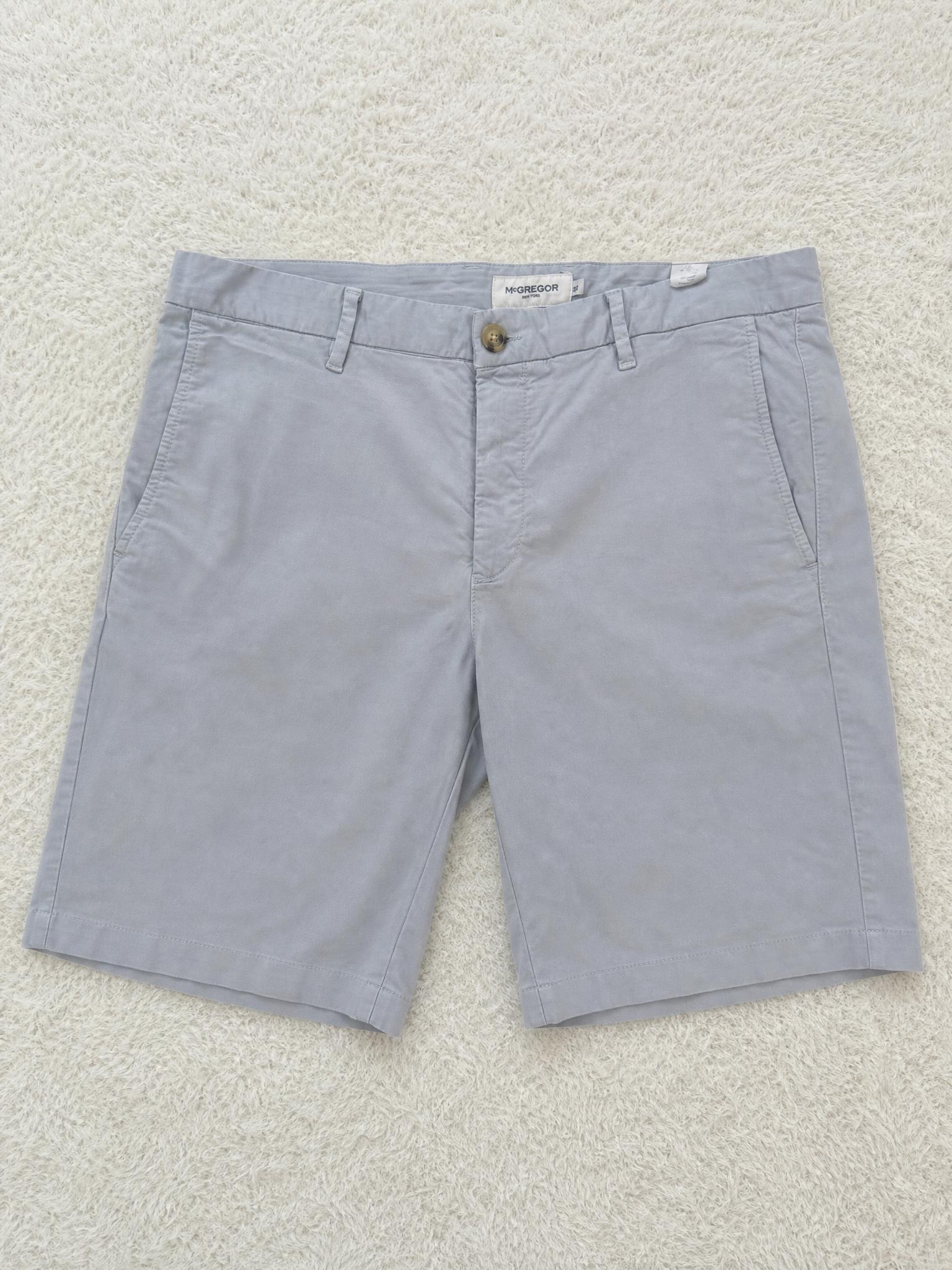McGregor light blue chino shorts size 32 very good