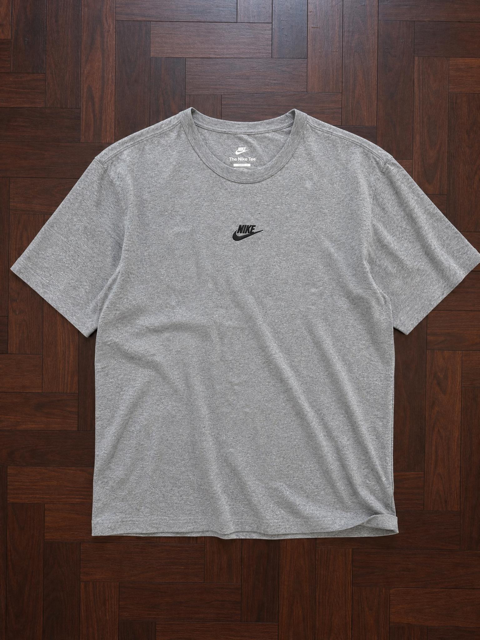 Nike grey T-shirt with black Swoosh logo – very good condition
