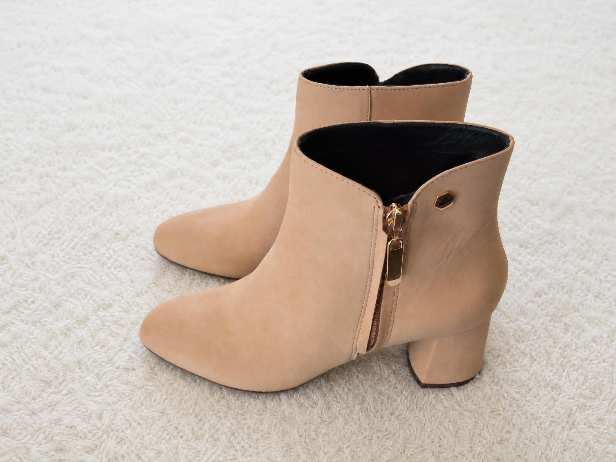 Cream pointed-toe ankle boots with block heel - new