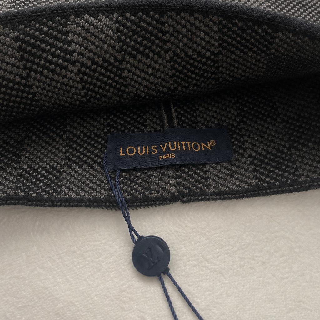 Louis Vuitton Checked Scarf in Black, Grey & Cream – Very Good