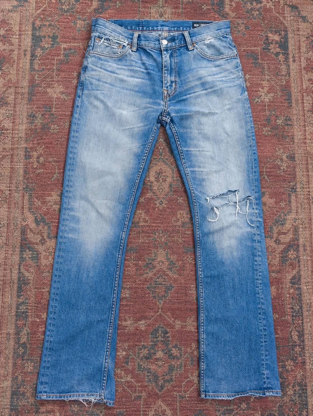 Blue Distressed Slim Fit Jeans W30 L32 with Ripped Knee