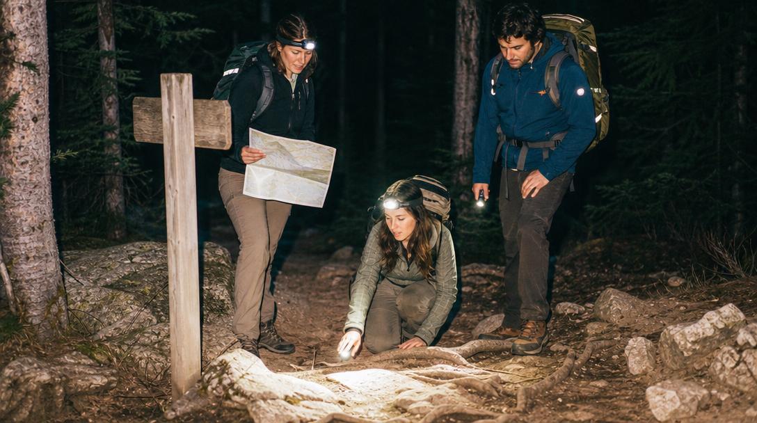 Comparison of reflective shirt and reflective vest for night hikes