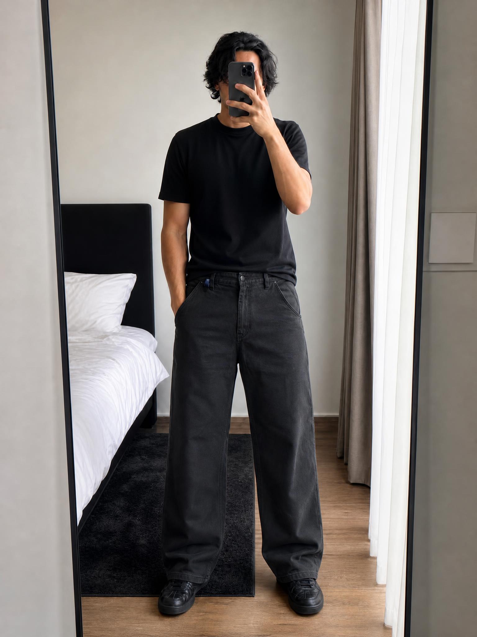 Black straight-leg jeans with washed finish – very good condition