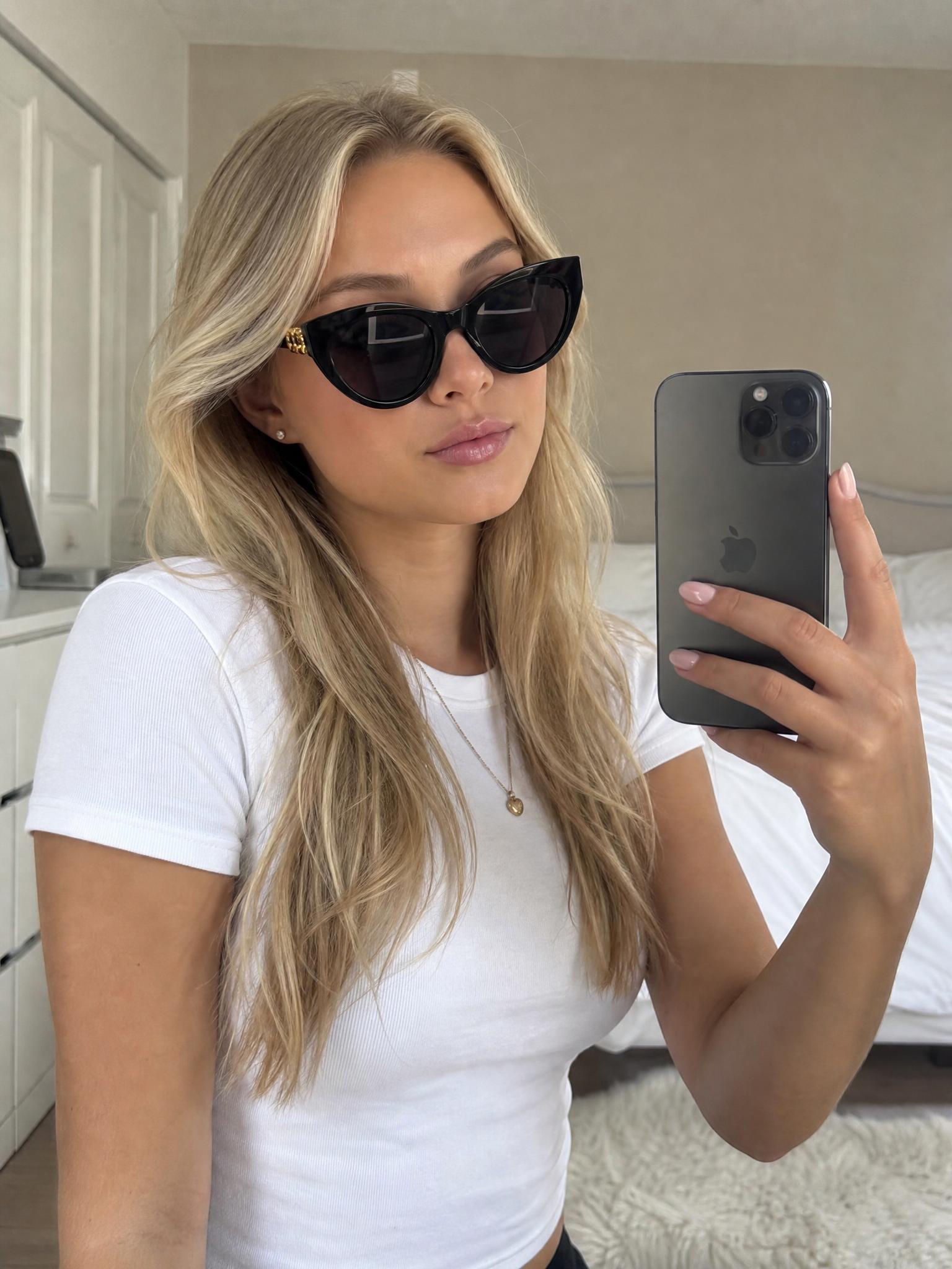 Oversized Black Cat-Eye Sunglasses with Gold Chain Detail