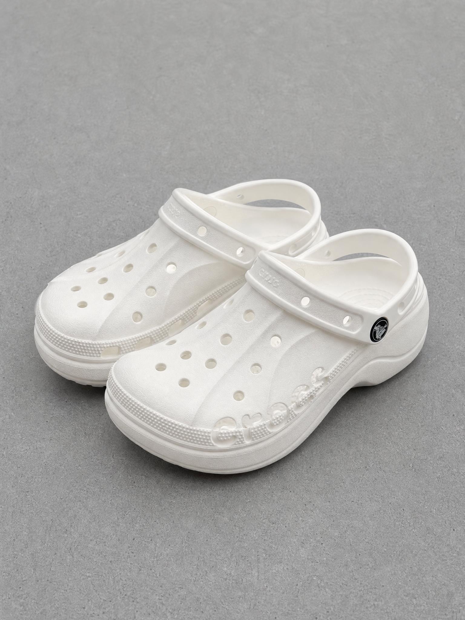 Crocs Cream Platform Clogs with Heel Strap – Very Good