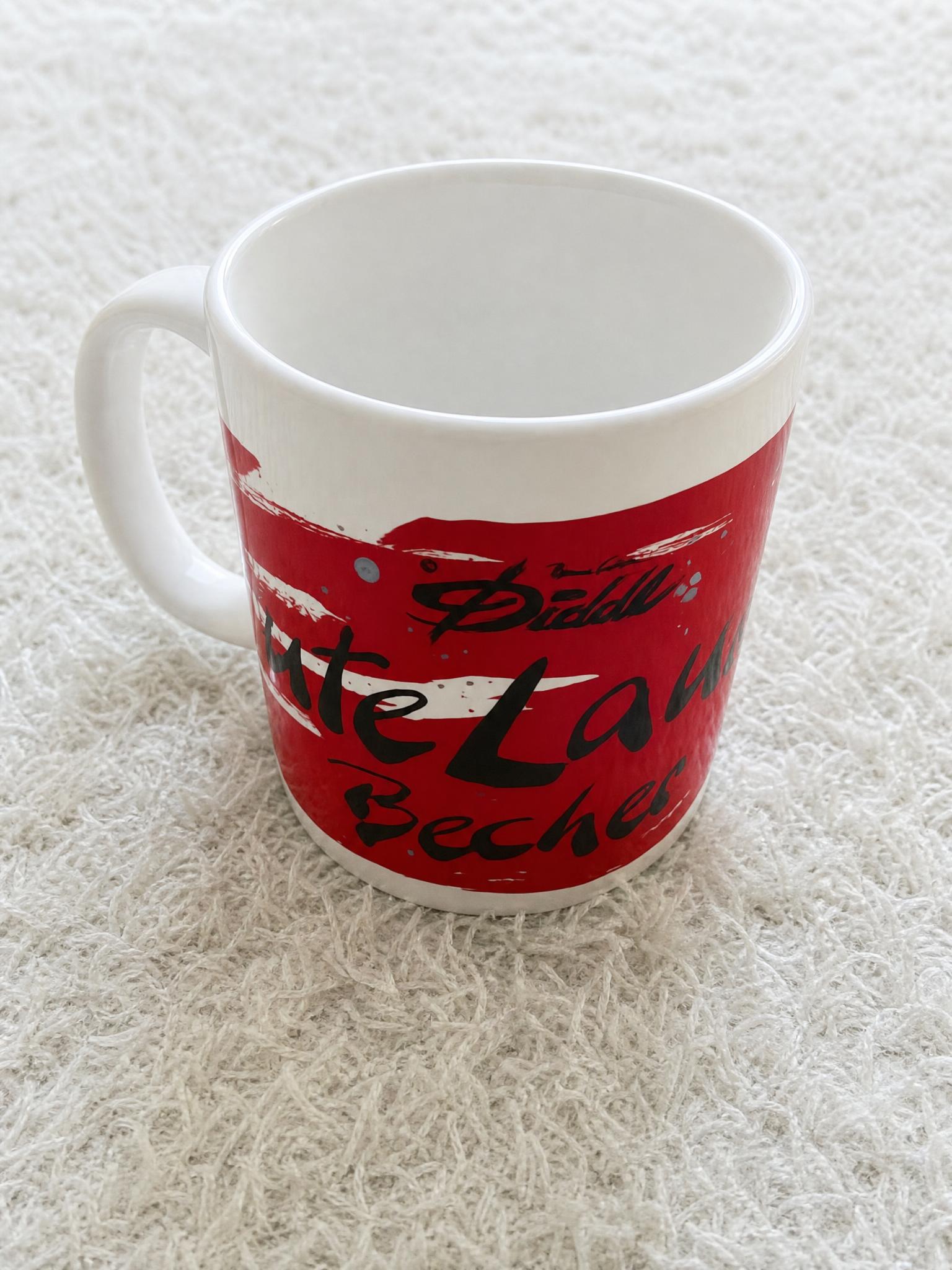 Red & White Graffiti-Style Ceramic Mug – Very Good