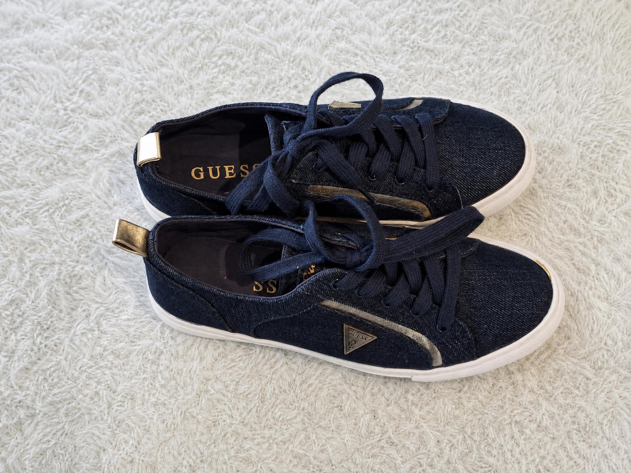 Guess black lace-up trainers with gold details – very good