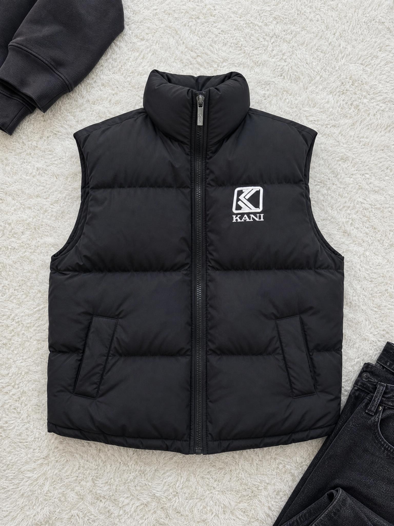KANI Black Puffer Jacket with Logo Embroidery – Very Good