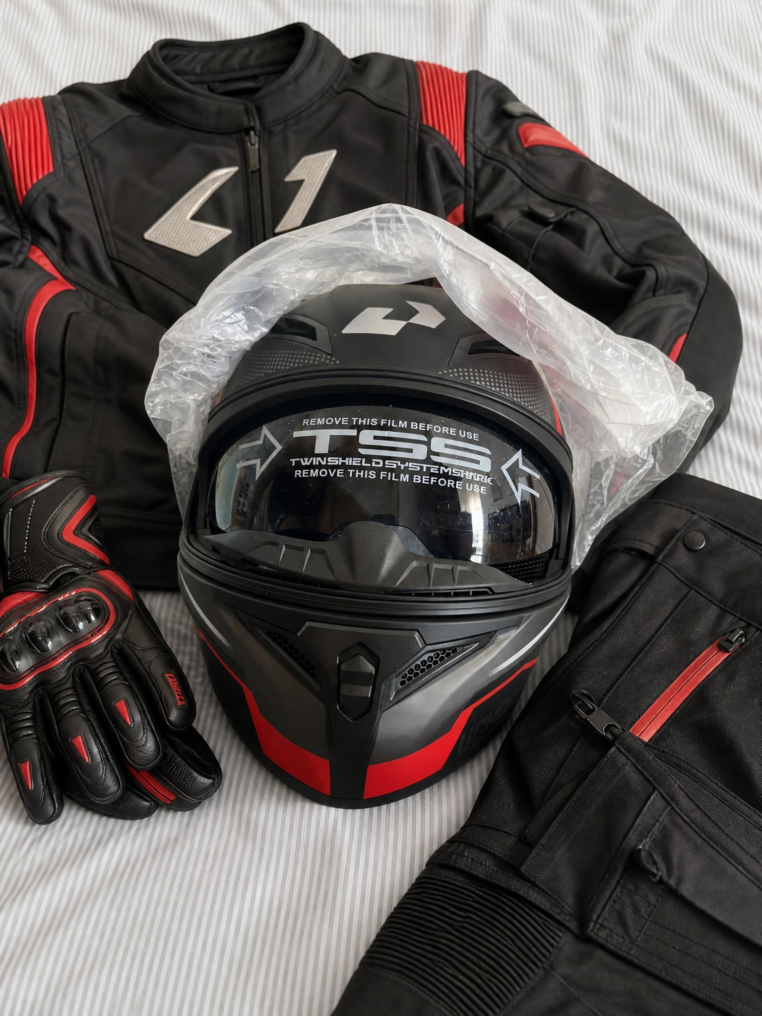 LS2 Full-Face Motorcycle Helmet Black Grey Red New