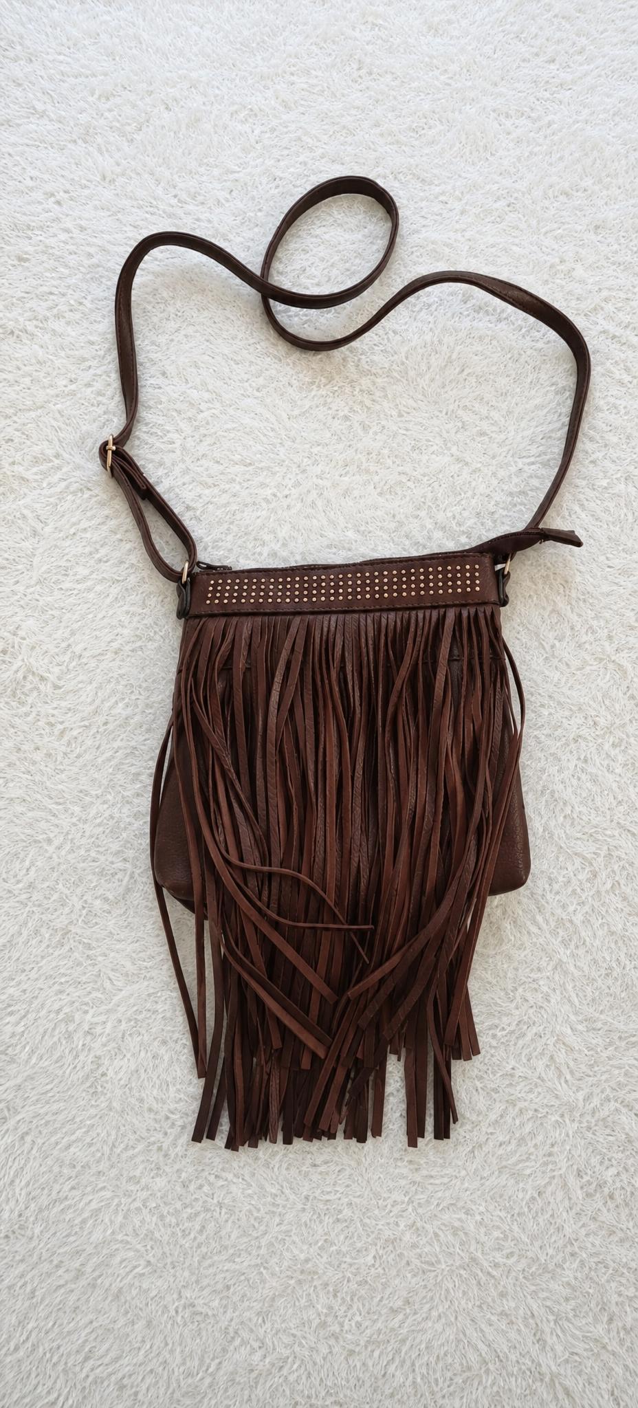 Brown Fringed Crossbody Bag with Studded Front – Very Good