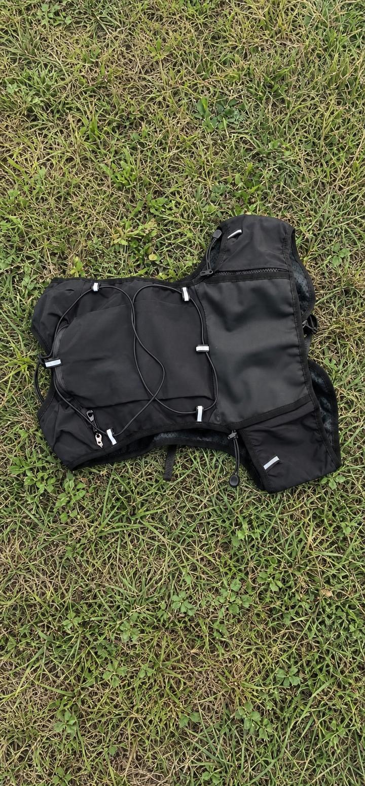 Black Technical Running Hydration Vest Backpack with Cord Pockets