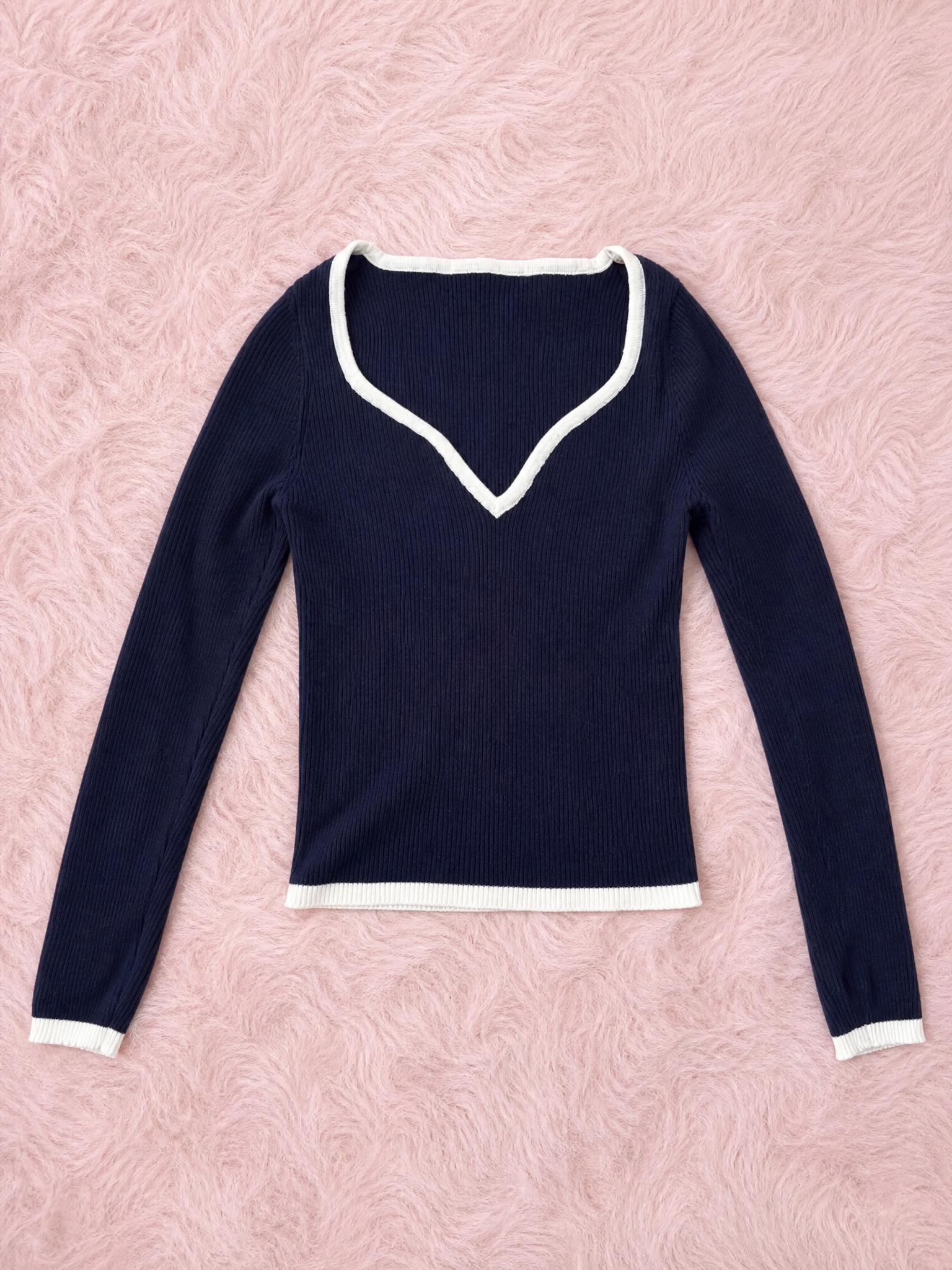 Navy Ribbed Knit Top with Cream Contrast Trim – Very Good