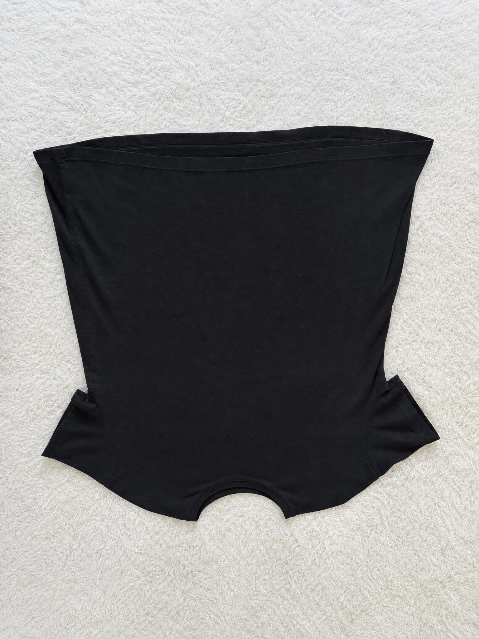Black short-sleeve crew-neck T-shirt – very good condition
