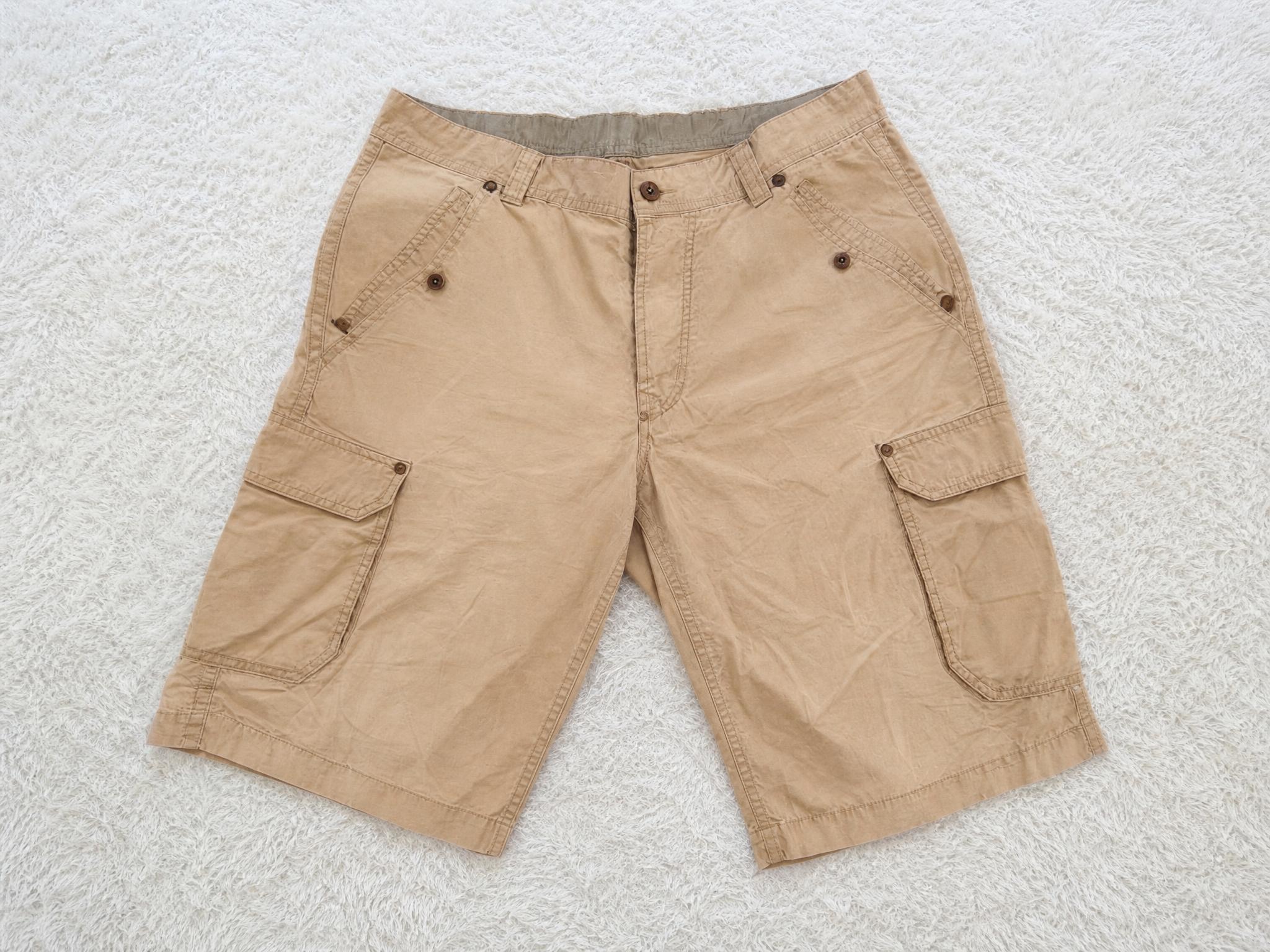 Wrangler Beige Cargo Shorts with Utility Pockets - Very Good