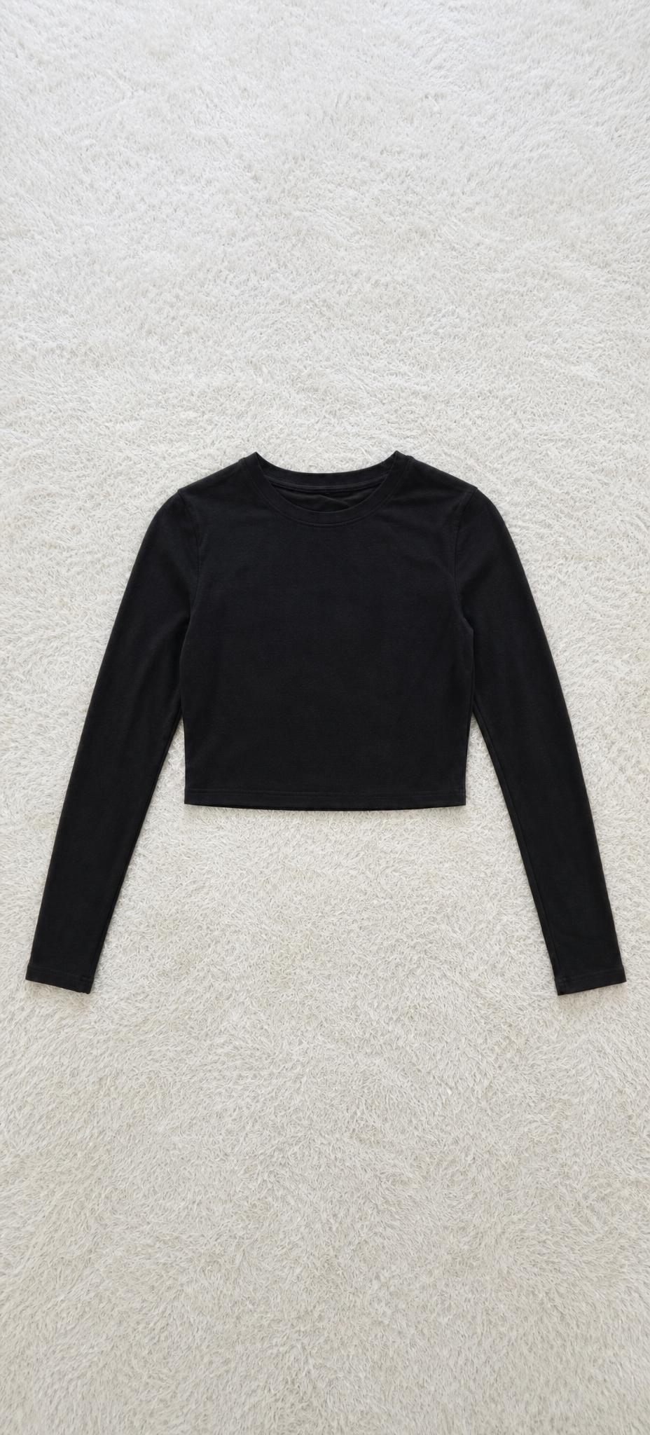 Black Long-Sleeve Cropped Top with Crew Neck – Very Good