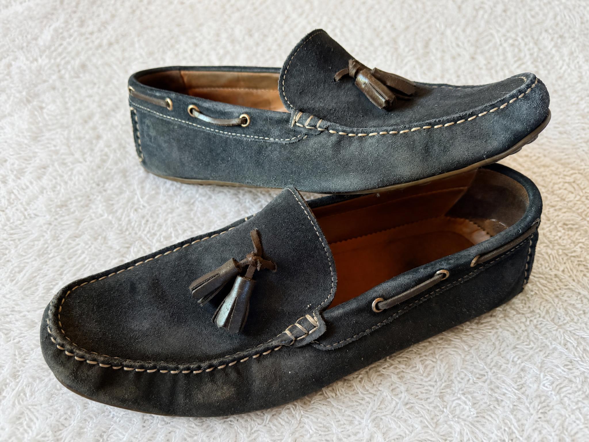 Black Suede Boat Shoes with Tassels and Contrast Stitching