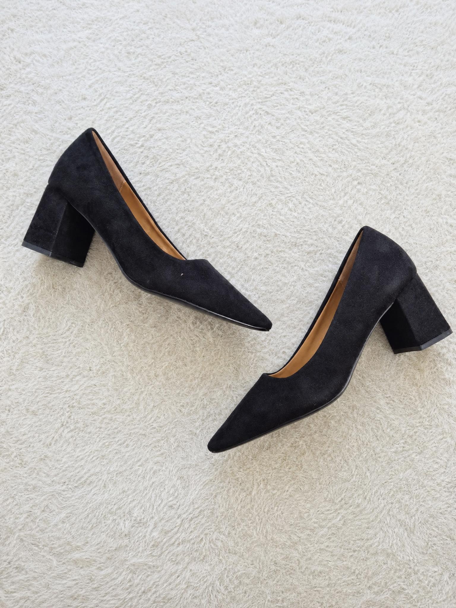 Black Pointed Toe Block Heel Court Shoes – Very Good
