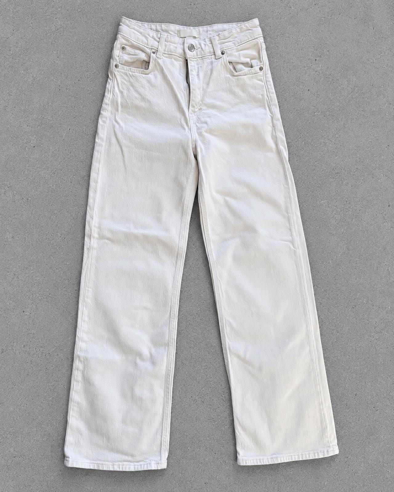 White High-Waisted Straight-Leg Jeans – Very Good Condition