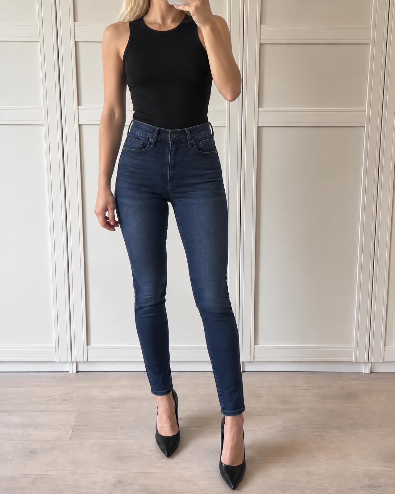 Hollister dark blue high-rise skinny jeans size 27