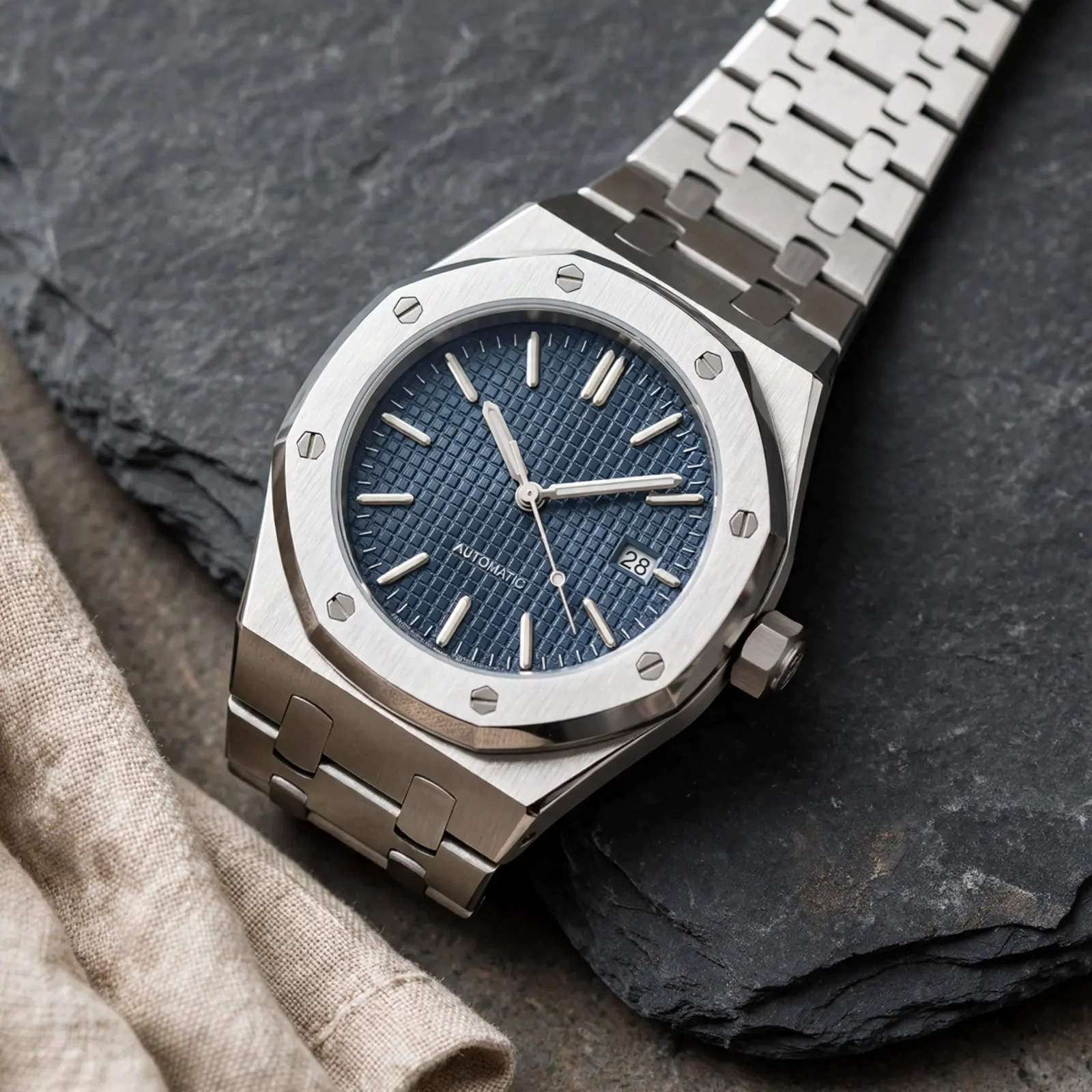 41mm Integrated-Bracelet Sports Watch preview