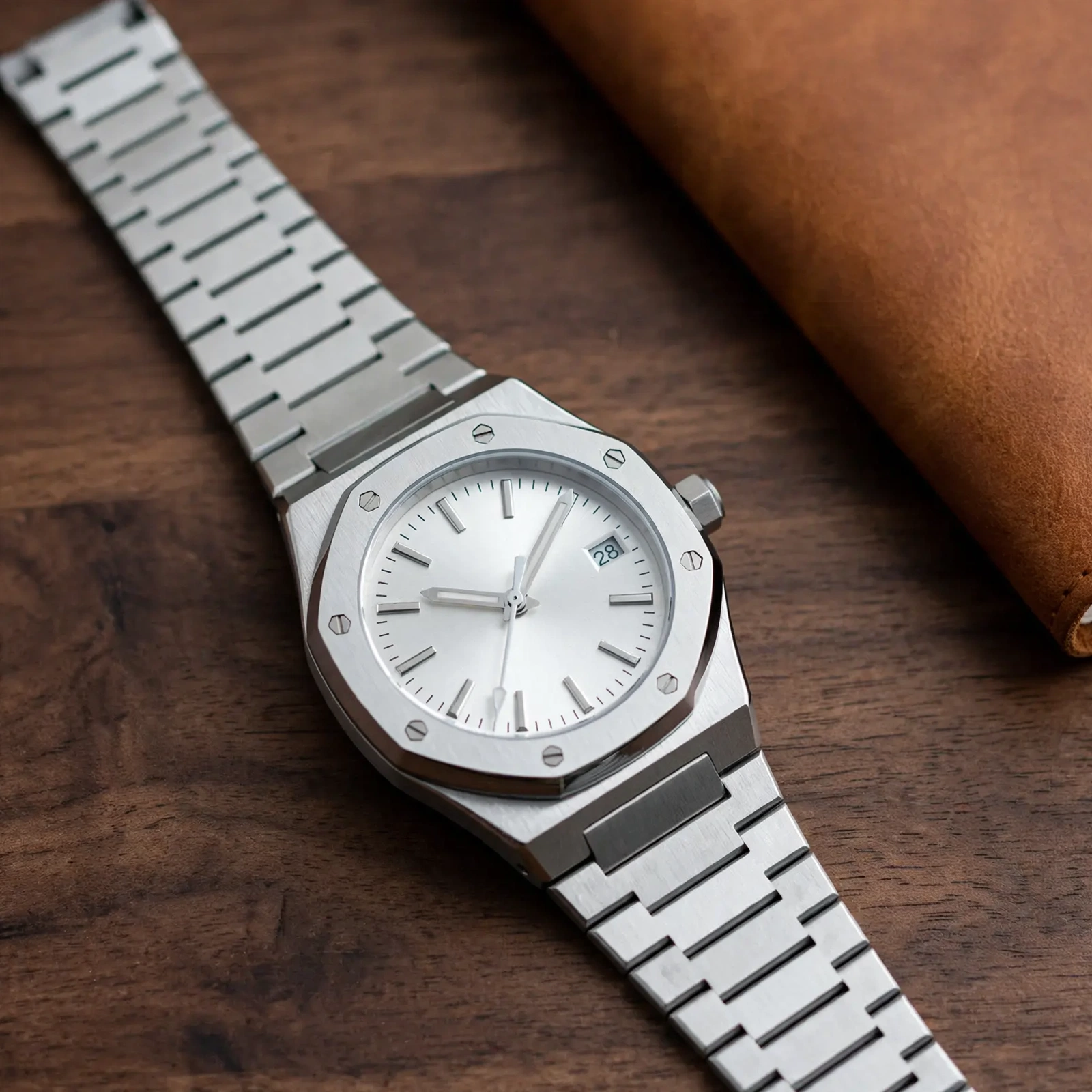 42mm Integrated-Bracelet Sports Watch preview